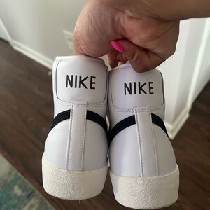 Nike White and Black High-Tops